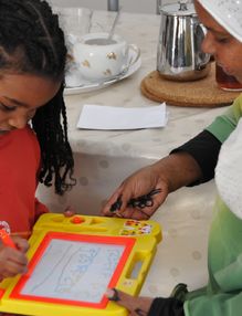 Wirksamkeit der Angebote zur Frühen Förderung wird überprüft